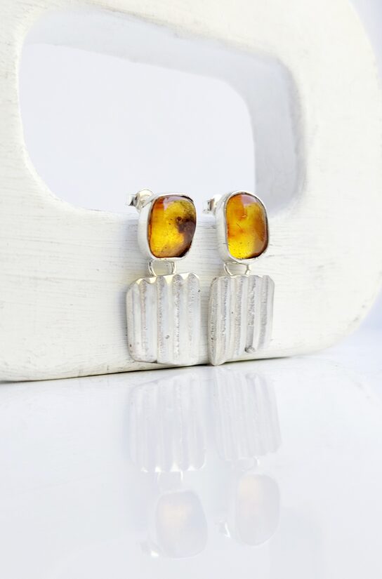 Silver earings with amber